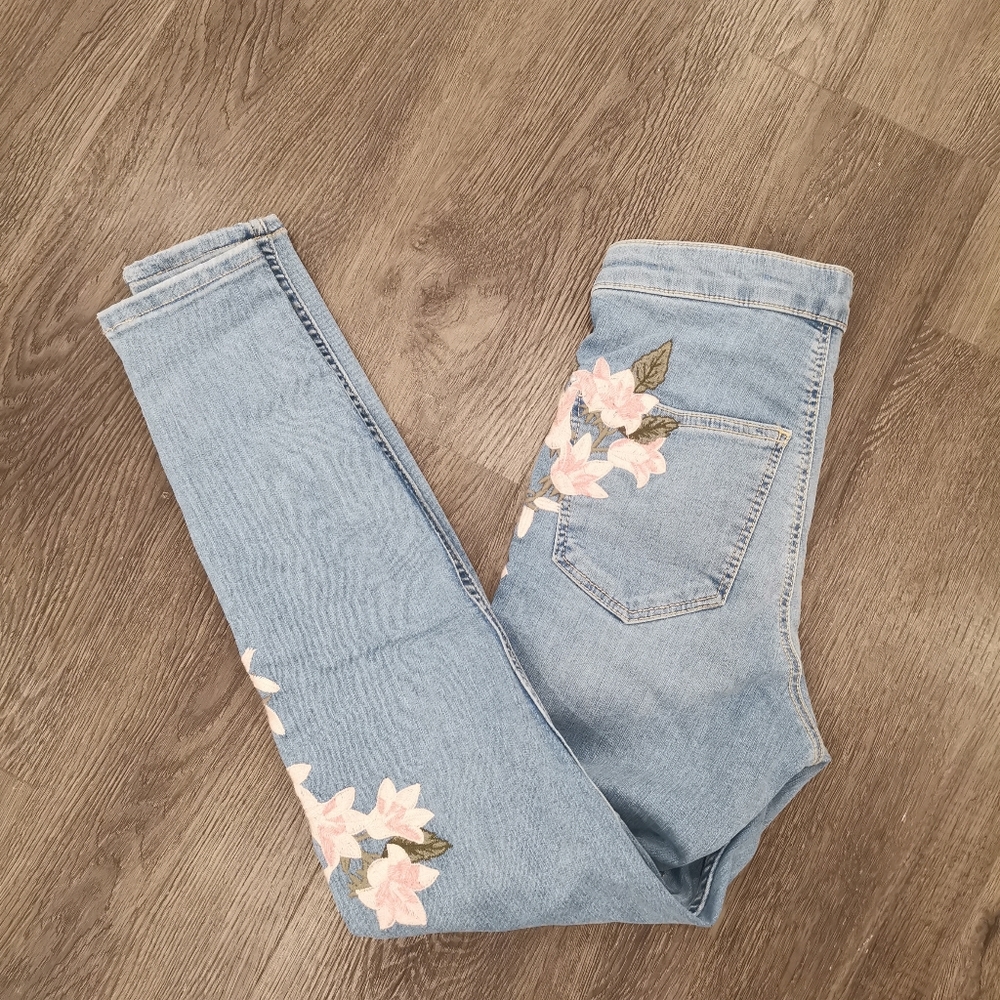 Topshop MOTO Embroidered Joni Jeans